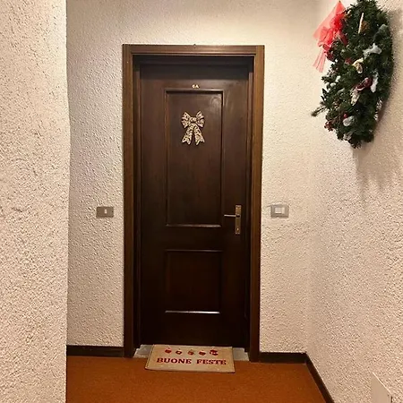 Gin Sole דירה *